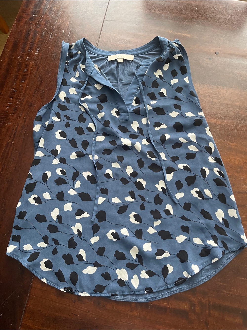 LOFT Blue Floral Print Sleeveless V-Neck Camisole